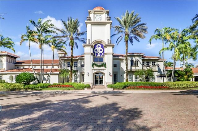 6284 Towncenter CIR, Naples, FL 34119