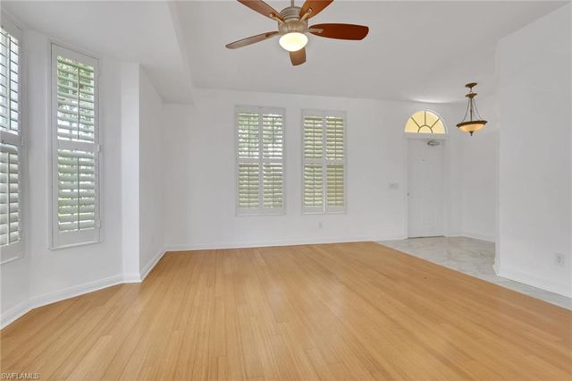 6284 Towncenter CIR, Naples, FL 34119