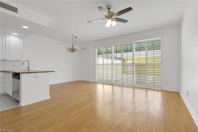 6284 Towncenter CIR, Naples, FL 34119