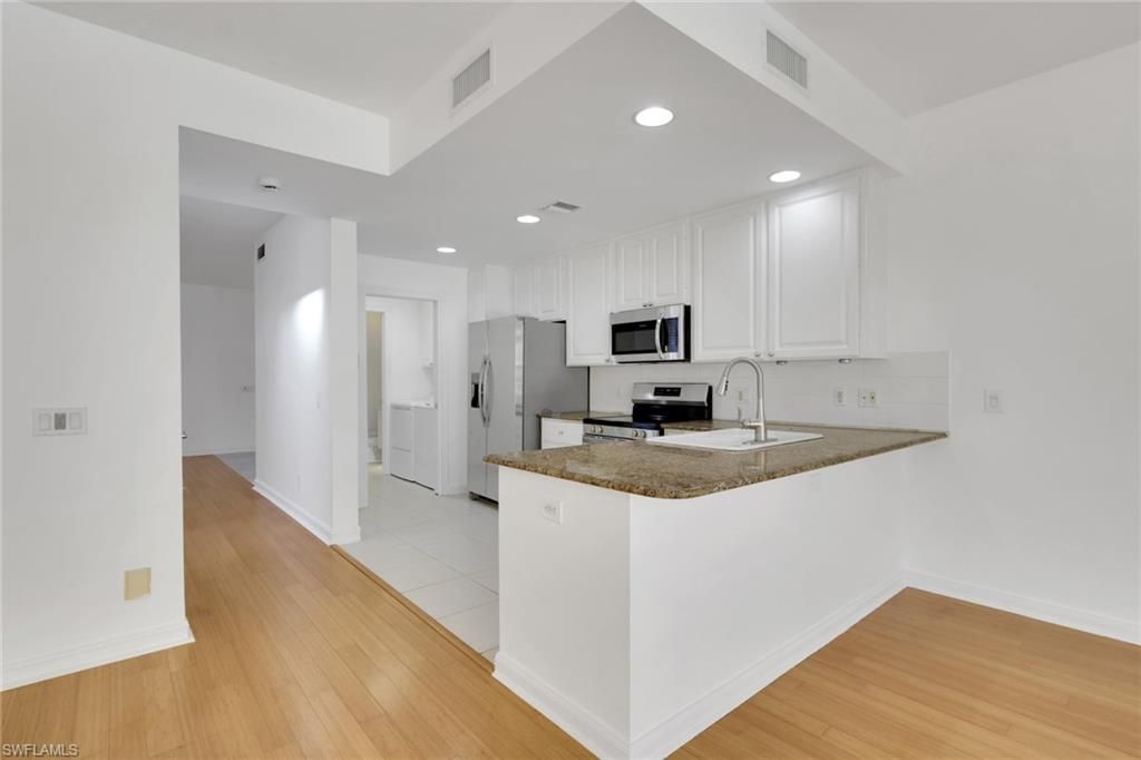 6284 Towncenter CIR, Naples, FL 34119