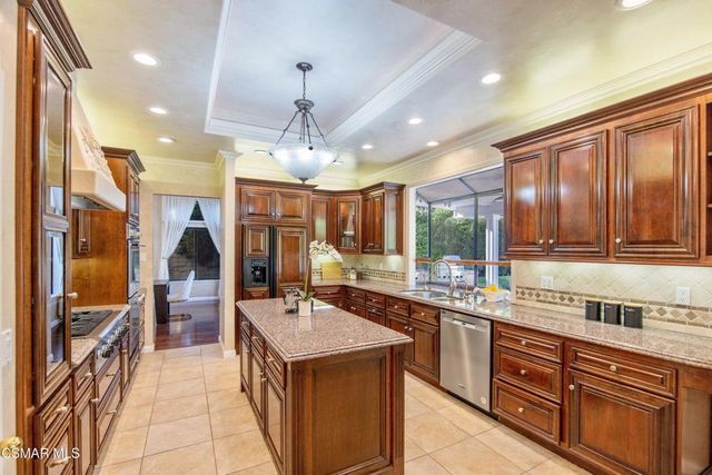 5828 Saint Laurent Drive, Agoura Hills, CA 91301