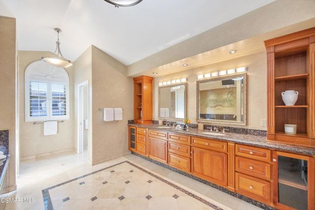 5828 Saint Laurent Drive, Agoura Hills, CA 91301