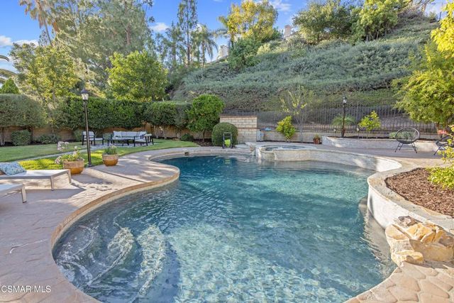 5828 Saint Laurent Drive, Agoura Hills, CA 91301