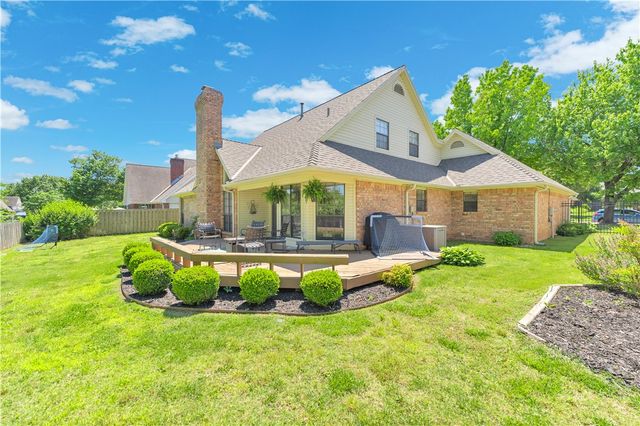 3370 Southridge Drive, Fayetteville, AR 72703