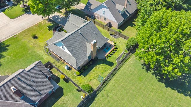 3370 Southridge Drive, Fayetteville, AR 72703