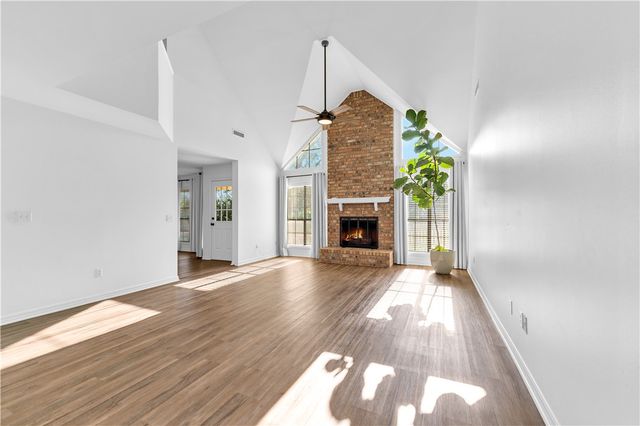 3370 Southridge Drive, Fayetteville, AR 72703