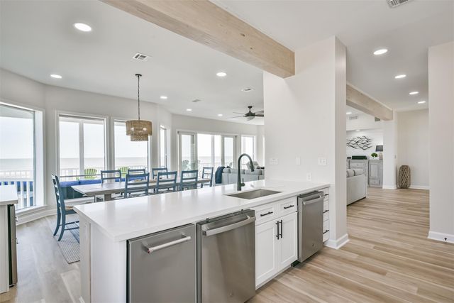 11811 Sunbather Lane, Galveston, TX 77554