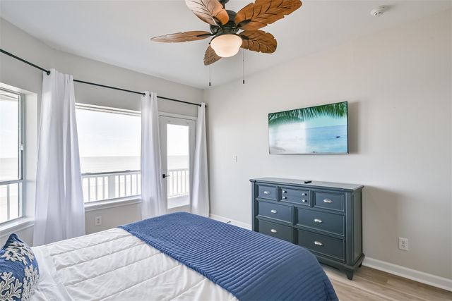 11811 Sunbather Lane, Galveston, TX 77554