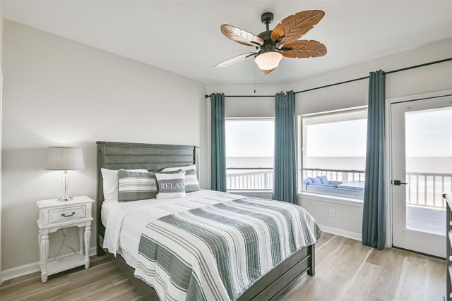 11811 Sunbather Lane, Galveston, TX 77554