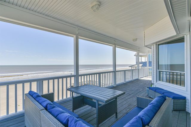 11811 Sunbather Lane, Galveston, TX 77554