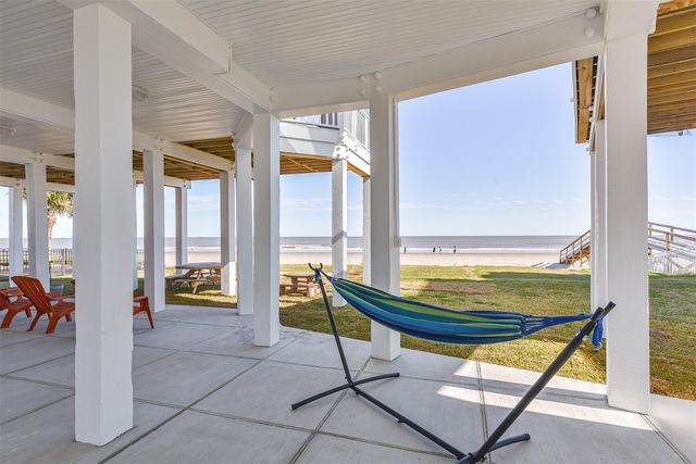 11811 Sunbather Lane, Galveston, TX 77554