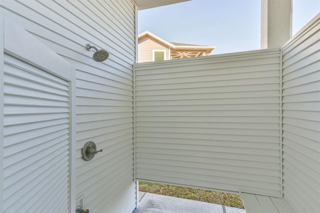 11811 Sunbather Lane, Galveston, TX 77554