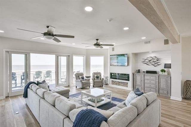 11811 Sunbather Lane, Galveston, TX 77554