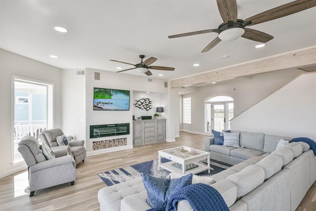 11811 Sunbather Lane, Galveston, TX 77554