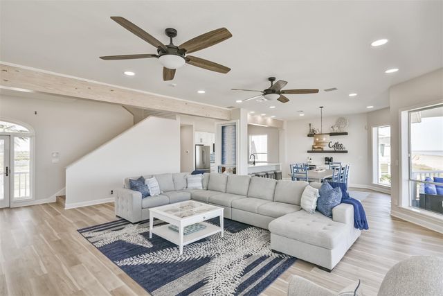 11811 Sunbather Lane, Galveston, TX 77554