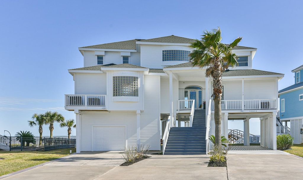 11811 Sunbather Lane, Galveston, TX 77554