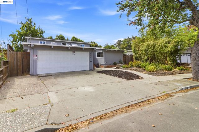554 Beechmont Lane, Hayward, CA 94544