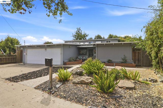 554 Beechmont Lane, Hayward, CA 94544