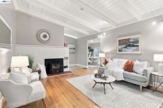 554 Beechmont Lane, Hayward, CA 94544