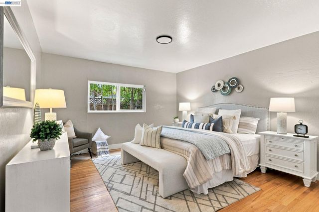 554 Beechmont Lane, Hayward, CA 94544