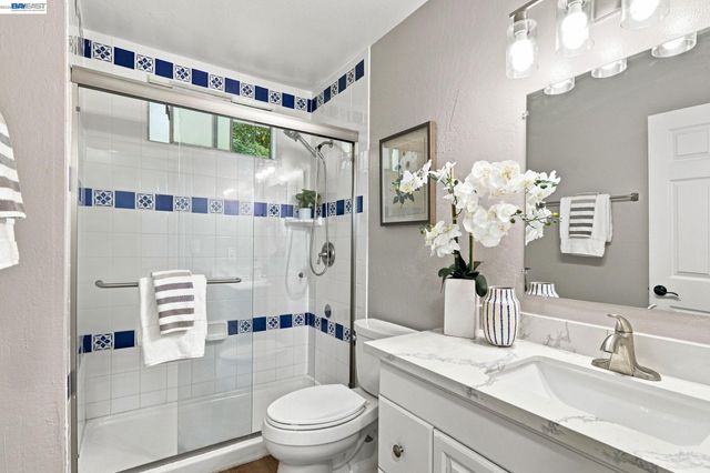 554 Beechmont Lane, Hayward, CA 94544