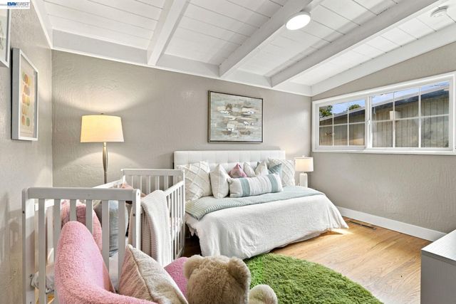 554 Beechmont Lane, Hayward, CA 94544