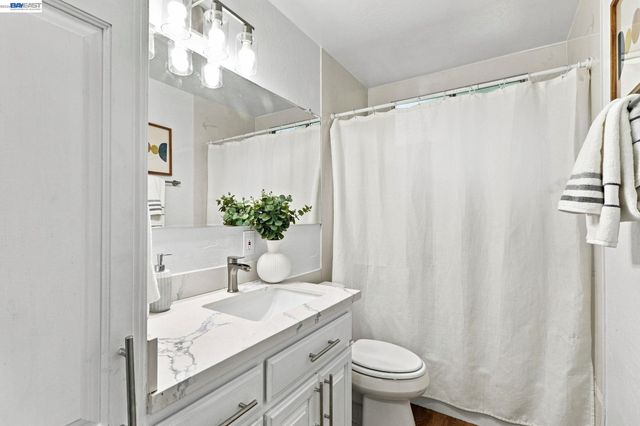 554 Beechmont Lane, Hayward, CA 94544