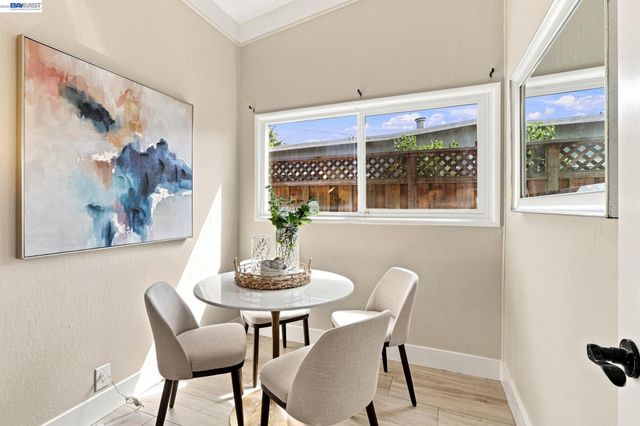 554 Beechmont Lane, Hayward, CA 94544