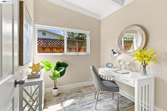 554 Beechmont Lane, Hayward, CA 94544