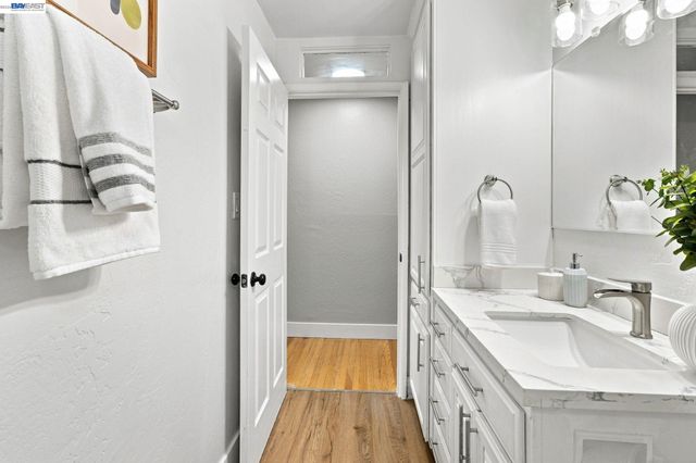 554 Beechmont Lane, Hayward, CA 94544