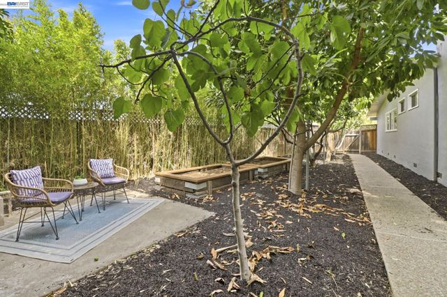 554 Beechmont Lane, Hayward, CA 94544