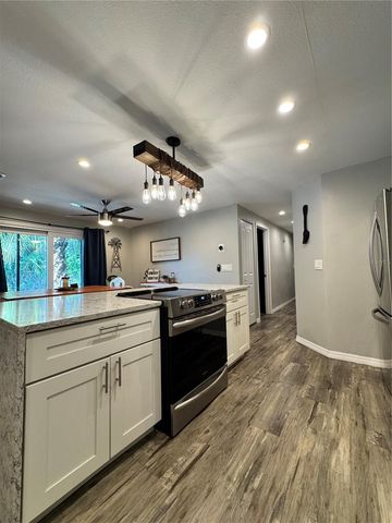 2724 49TH AVENUE W 2724, Bradenton, FL 34207