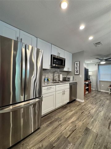 2724 49TH AVENUE W 2724, Bradenton, FL 34207