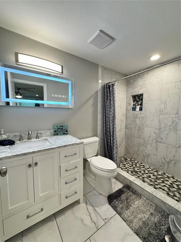 2724 49TH AVENUE W 2724, Bradenton, FL 34207