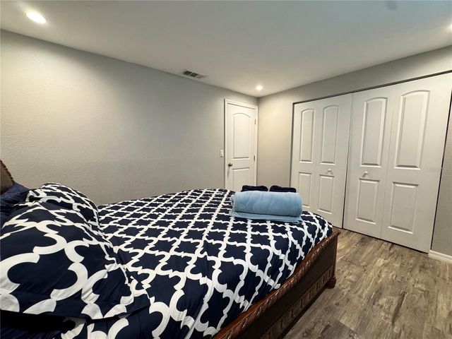 2724 49TH AVENUE W 2724, Bradenton, FL 34207