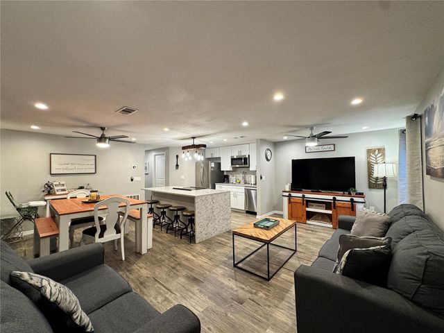 2724 49TH AVENUE W 2724, Bradenton, FL 34207