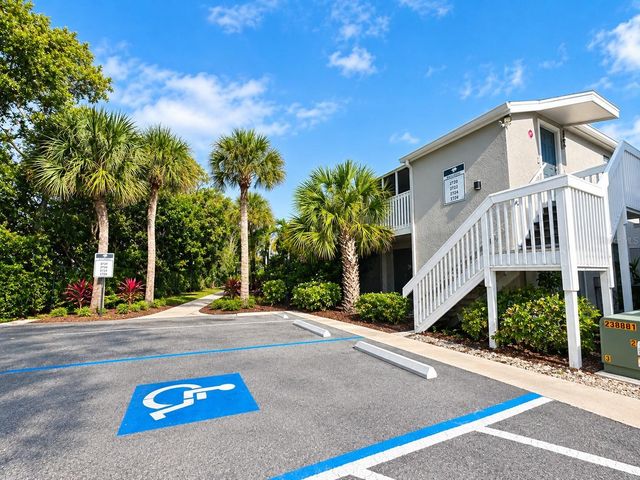 2724 49TH AVENUE W 2724, Bradenton, FL 34207