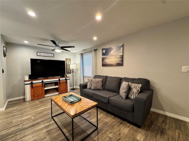 2724 49TH AVENUE W 2724, Bradenton, FL 34207