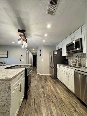 2724 49TH AVENUE W 2724, Bradenton, FL 34207