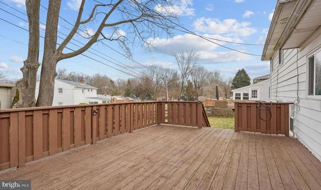 4 PINEDALE RD, Newark, DE 19711