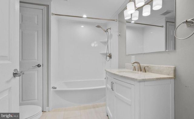 4 PINEDALE RD, Newark, DE 19711