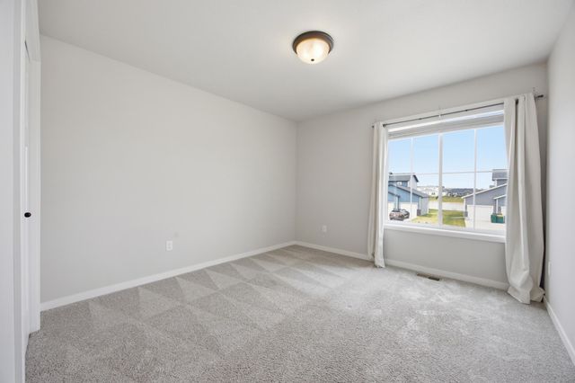 10158 Burgundy Drive, Horace, ND 58047