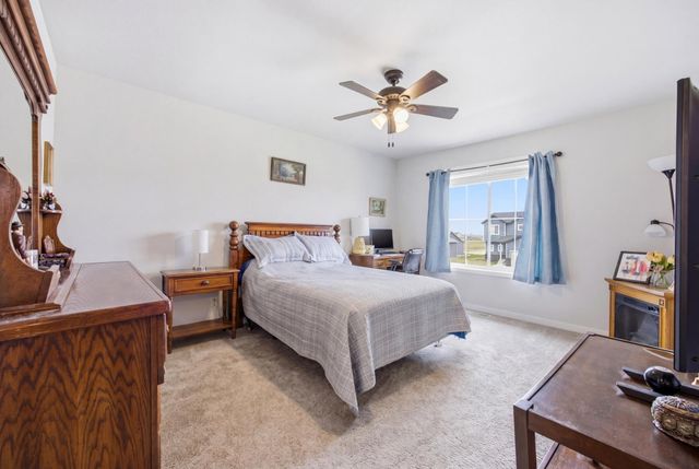 10158 Burgundy Drive, Horace, ND 58047