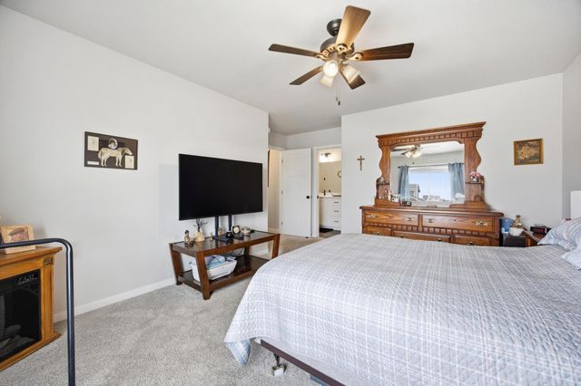 10158 Burgundy Drive, Horace, ND 58047