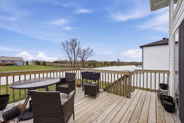10158 Burgundy Drive, Horace, ND 58047