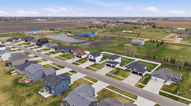 10158 Burgundy Drive, Horace, ND 58047