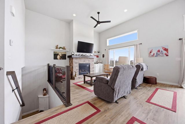 10158 Burgundy Drive, Horace, ND 58047