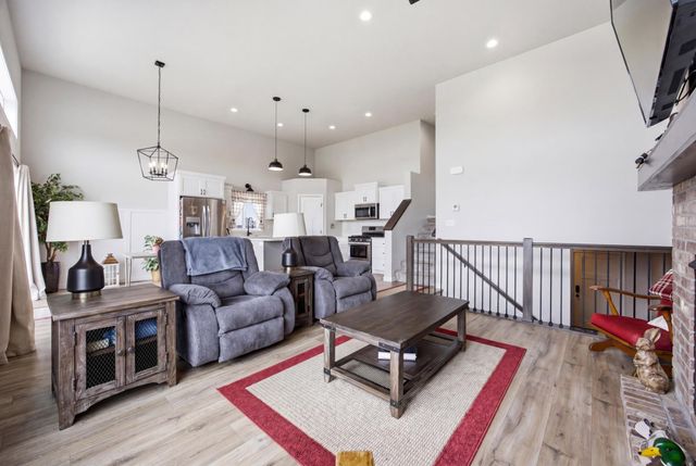 10158 Burgundy Drive, Horace, ND 58047