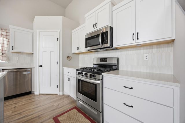 10158 Burgundy Drive, Horace, ND 58047
