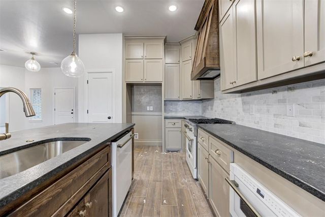 11941 NW 120th Street, Yukon, OK 73099